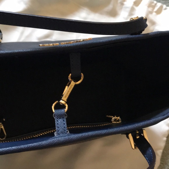 Michael Kors navy leather bag - Picture 8 of 8